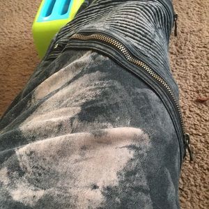 Meet your Posher, Sharvezz